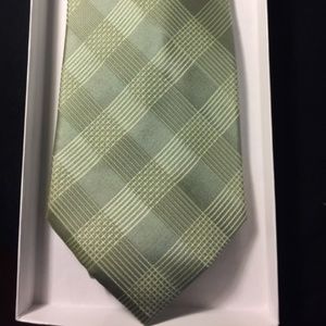 KENNETH COLE 100% IMPORTED SILK TIE